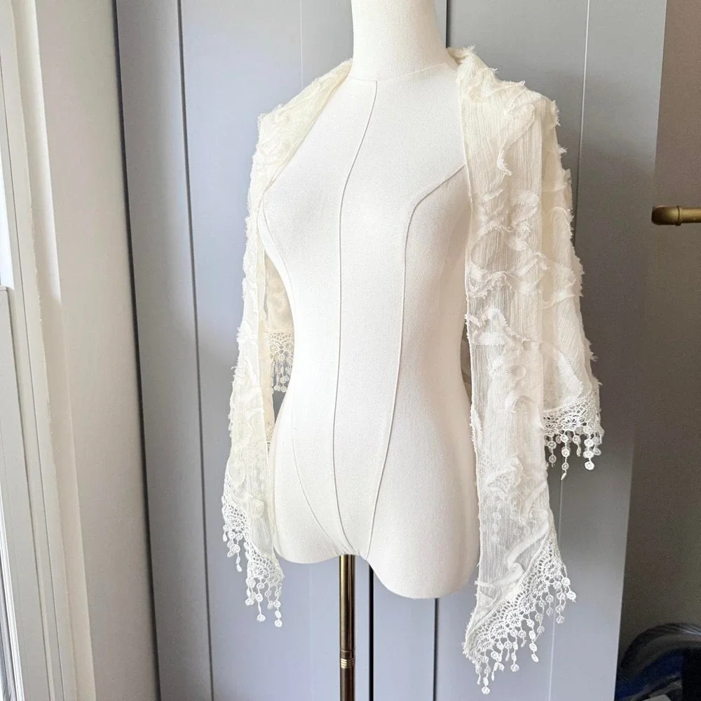 Cream Floral Lace Shawl Wrap Scarf Boho Cottagecore Fringe